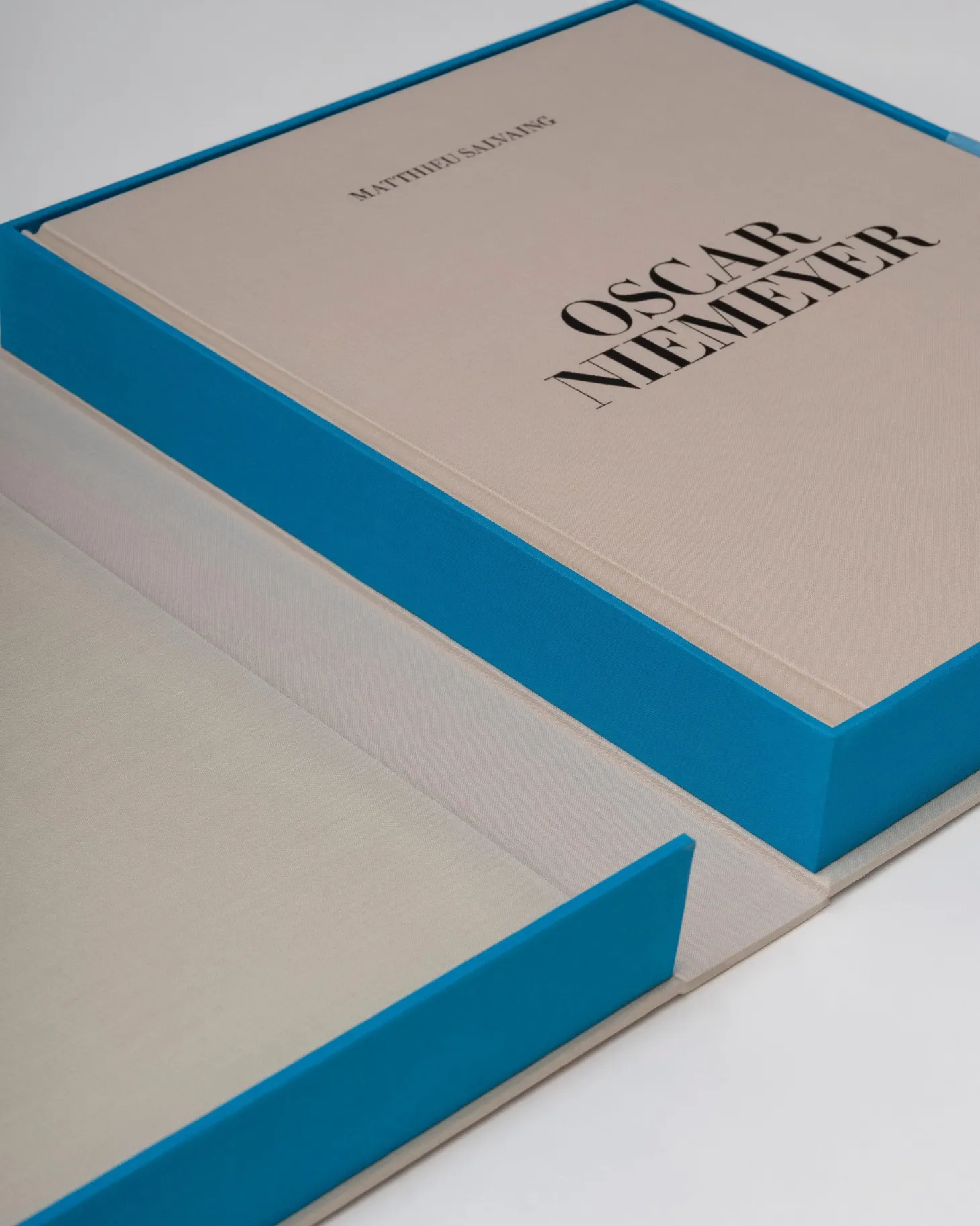 ASSOULINE Architecture & Design|Oscar Niemeyer