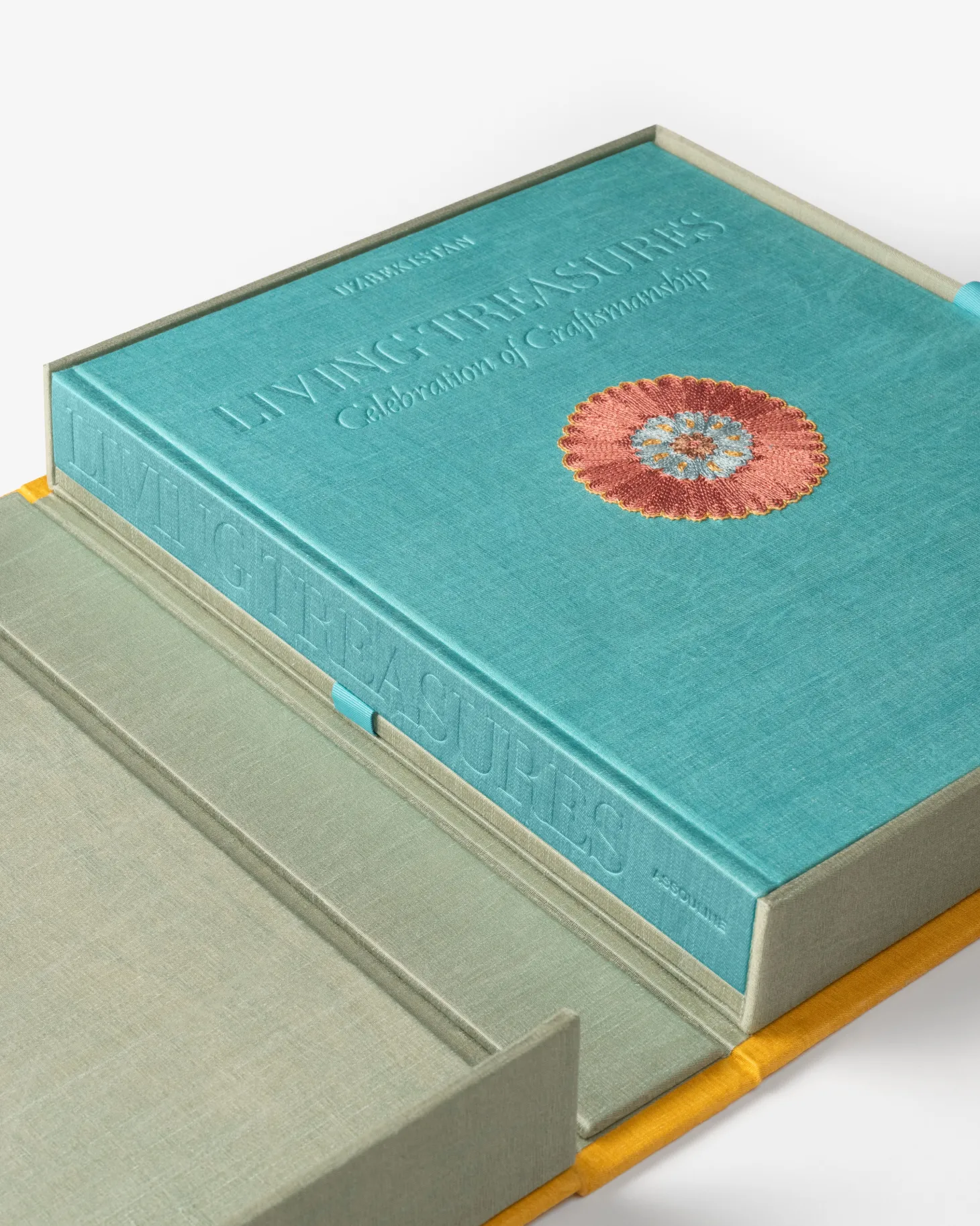ASSOULINE Architecture & Design|Uzbekistan Living Treasures: Celebration of Craftsmanship (Special Edition)